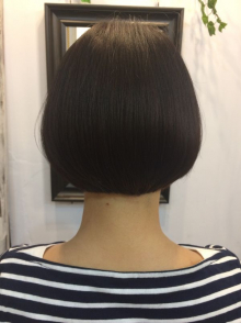 ショートボブ